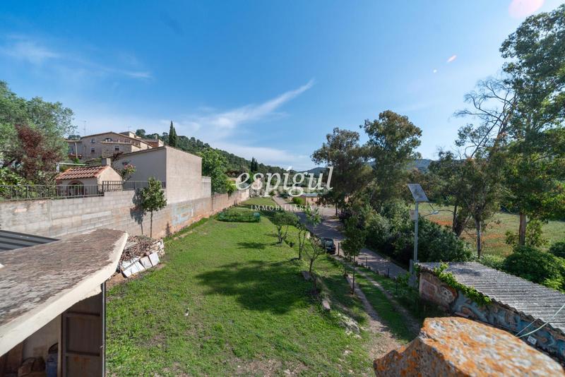 Foto ed3d966a-ab9b-4dc8-a2a7-d0abc805c7e2. Semi detached house with heating parking in Sant Daniel Girona