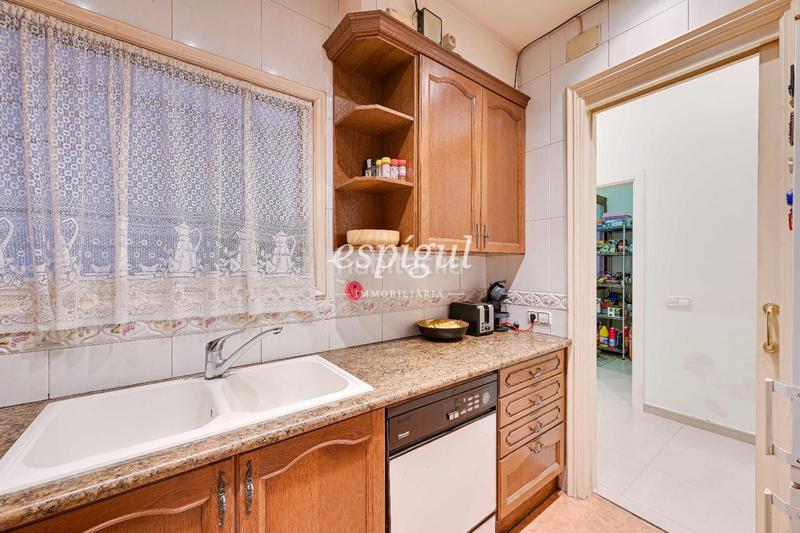 Foto 4af3b238-0bf3-4939-9a65-3e0bd3c533f9. Appartamento con riscaldamento in Centre-Barri Vell Girona