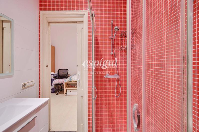 Foto 63a3ca85-2db8-452e-8771-44e5c25ed517. Appartamento con riscaldamento in Centre-Barri Vell Girona