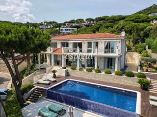 House  Jaume balmes. Villa de lujo con impresionantes vistas al mar en cabrils, mares