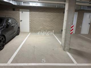 Aparcament cotxe a Font de la teula 11. Último párquing en venta en domeny girona
