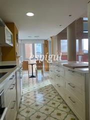 Location Duplex  Oriol martorell i codina. Fantástico dúplex en el centro de girona!