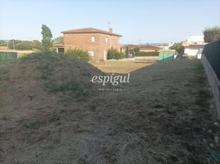 Finca rústica a Carrer llevant 13. Terreno urbanizable en riudellots de la selva  excelente oportun