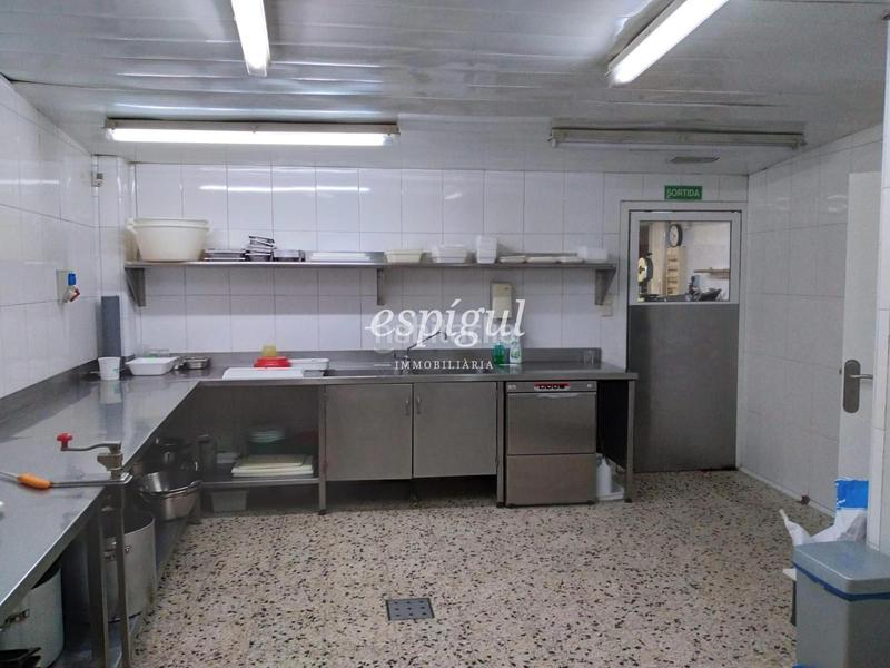 Foto 4af1cb65-5b69-4770-95b0-d55441026914. Local commercial dans Anglès