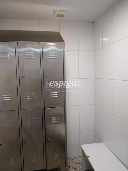 Foto 803b5db2-9be1-49b2-907a-cb427bbf4b2c. Local commercial dans Anglès