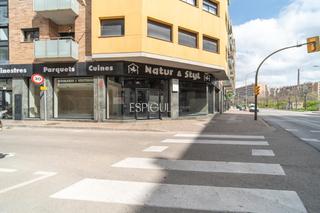 Local commercial  Migdia. Local comercial a la zona dels químics