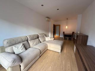 Location Appartement  Rutlla. Piso en alquiler de tres habitaciones en girona