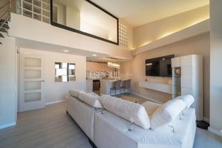 Dúplex en Sils. Excelente dúplex con terraza en sils