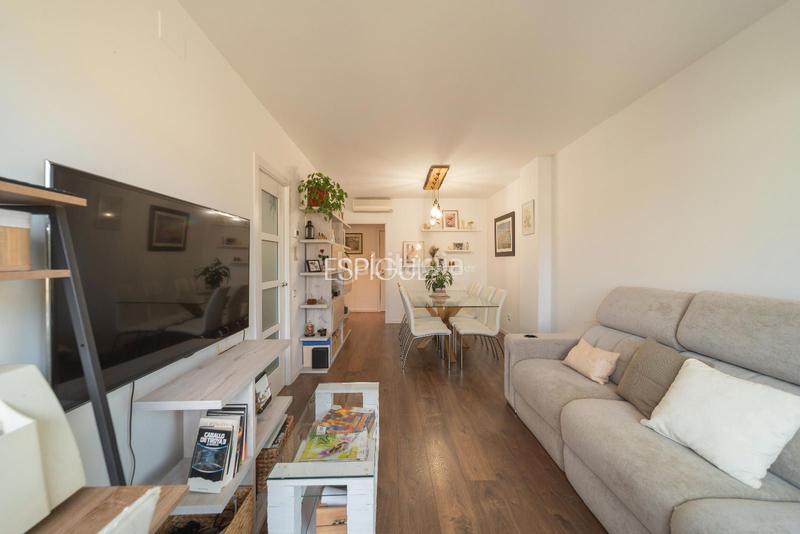 Foto 0e741914-7a2e-426d-8bb4-3ec876b48cdc. Attico con riscaldamento parcheggio piscina in Centre Salt