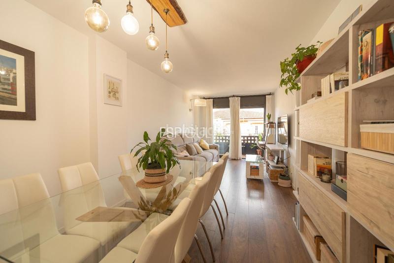 Foto 19c4ca4b-4676-4de9-91f9-e677d348bc31. Attico con riscaldamento parcheggio piscina in Centre Salt