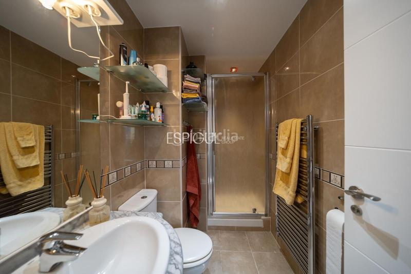 Foto 2203a163-1436-43b8-8dc3-1a616af5cf40. Attico con riscaldamento parcheggio piscina in Centre Salt