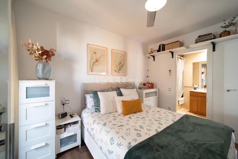 Foto af50db8d-f025-4fd4-8382-506c34598799. Attico con riscaldamento parcheggio piscina in Centre Salt