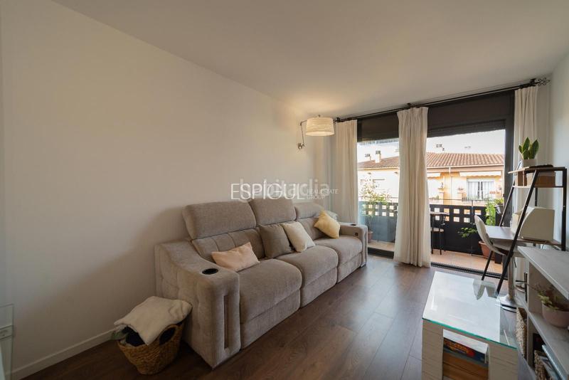 Foto e7115983-e5ae-4118-86a6-179233fd1e85. Attico con riscaldamento parcheggio piscina in Centre Salt