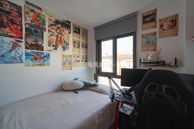 Foto fff5cfa7-5850-44ea-9826-19a0380af299. Attico con riscaldamento parcheggio piscina in Centre Salt