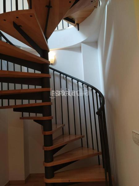 Foto 3a95e731-a32c-4d20-acd3-49e8d783b10c. Dúplex piso áticodúplex exclusivo en calle santa maria en Girona