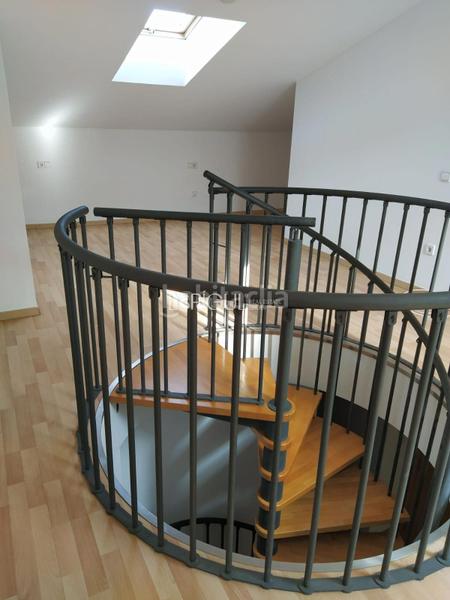 Foto 58cfc90e-f45d-4449-9440-360102875022. Dúplex piso áticodúplex exclusivo en calle santa maria en Girona