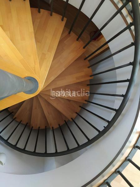 Foto 80c7f1d7-b4f8-4c41-b7f4-3e707e5fb13a. Dúplex piso áticodúplex exclusivo en calle santa maria en Girona