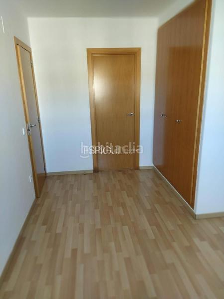 Foto f694a530-f6cf-4c3f-81c9-3074de533eb4. Dúplex piso áticodúplex exclusivo en calle santa maria en Girona