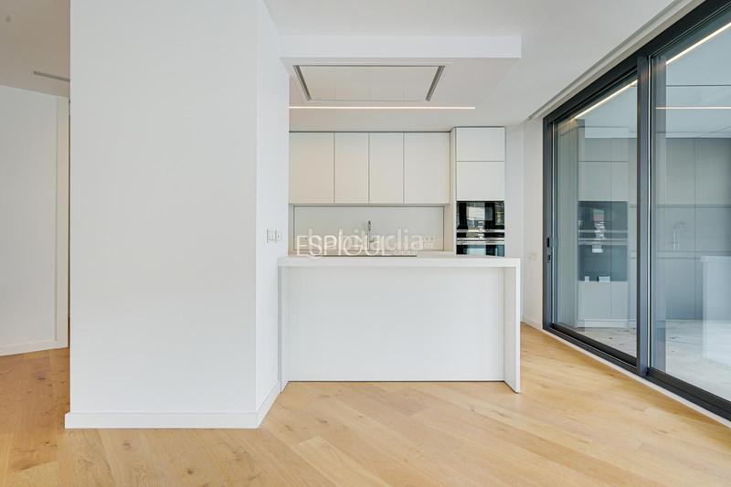 Foto 576da0ae-b627-47f6-9661-d3f10ab9593b. Àtic a joan maragall 31 a Eixample Nord Girona