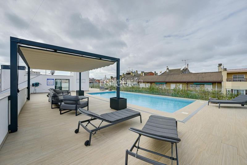 Foto 7f4faabb-32c1-489d-8bda-0de793cab9a1. Àtic a joan maragall 31 a Eixample Nord Girona