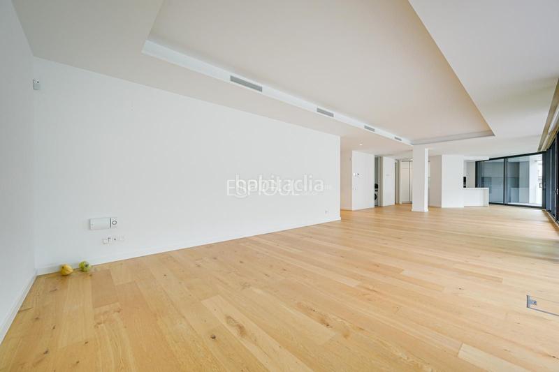 Foto 9715b140-50f4-4359-8dd3-fc682e80904d. Àtic a joan maragall 31 a Eixample Nord Girona