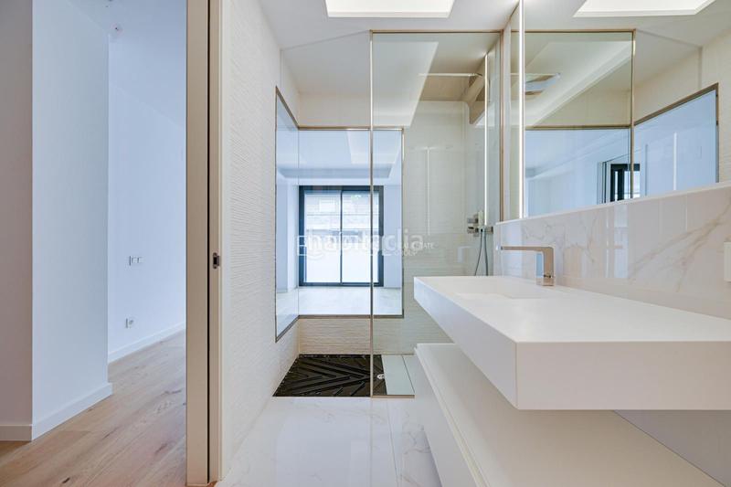 Foto e4de0b79-e0b3-48be-9c63-051c92365f9c. Àtic a joan maragall 31 a Eixample Nord Girona