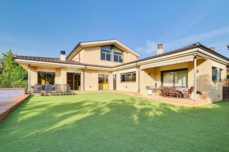 Foto c0ba36f6-04ee-4e4b-8ed4-f25634e43541. Casa amb calefacció aparcament piscina a Sarrià de Ter