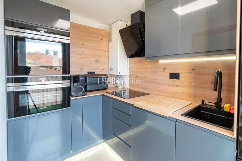 Foto 00c74119-c7c0-45ad-963b-19b0966570cc. Zweistöckige wohnung mit heizung in Barri dels Escriptors Salt