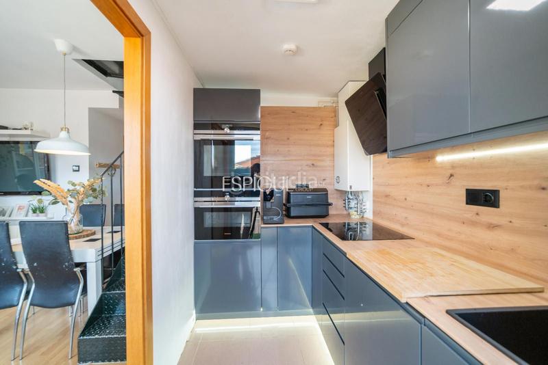 Foto 1b315bfa-0ac5-444c-a3b9-04213d938992. Zweistöckige wohnung mit heizung in Barri dels Escriptors Salt