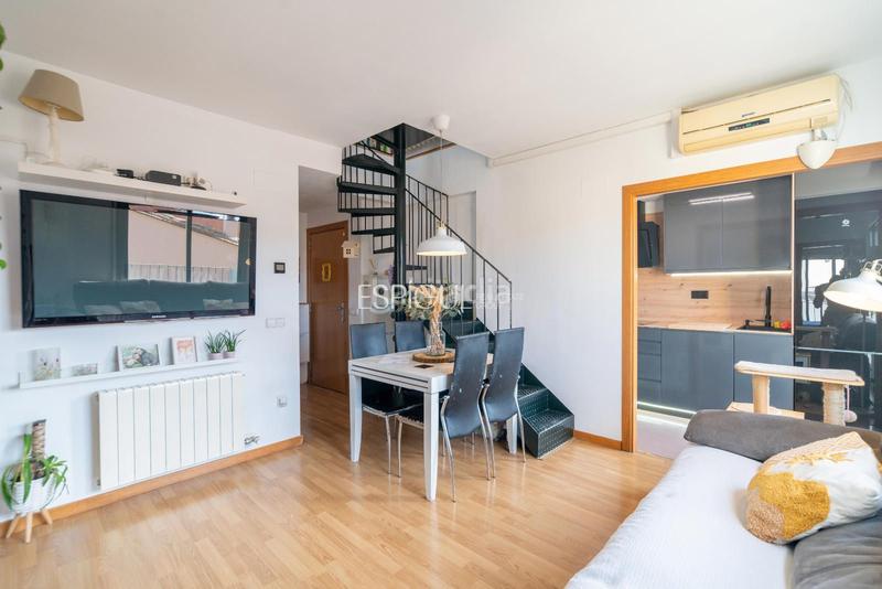 Foto 6c427141-e126-40c1-bc53-4077296b5c49. Zweistöckige wohnung mit heizung in Barri dels Escriptors Salt