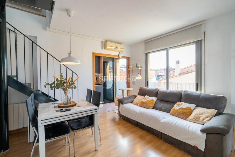 Foto b2f6447a-983e-437b-94cb-81c5b197c5b0. Zweistöckige wohnung mit heizung in Barri dels Escriptors Salt