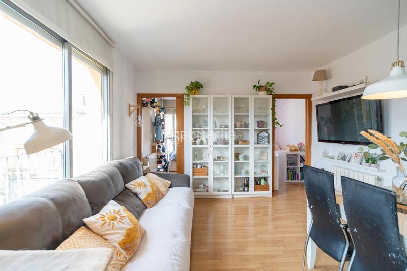 Foto d5229ef3-aeb6-43cd-b886-339c13eb348e. Zweistöckige wohnung mit heizung in Barri dels Escriptors Salt