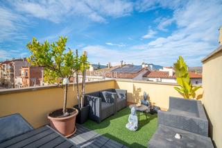 Duplex à Barri dels Escriptors. Ático dúplex con terraza en salt