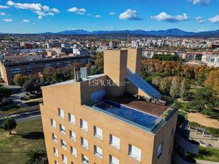 Ático en Eixample Sud-Migdia. Ático de lujo en parc migdia exclusividad con piscina y vistas ú
