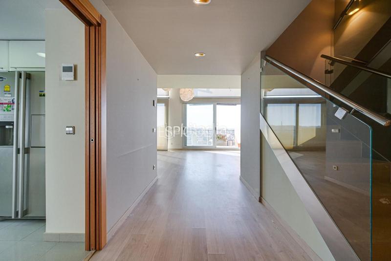 Foto 1040daaf-2b76-4c11-976b-80efcbc0d30a. Àtic amb calefacció aparcament piscina a Eixample Sud-Migdia Girona