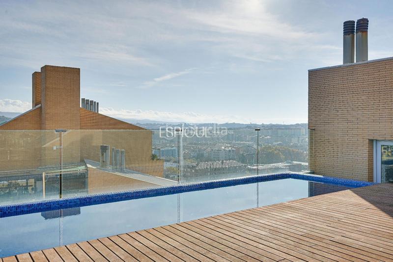 Foto 194bfe33-e1fa-4389-abc2-84544ebf0d72. Àtic amb calefacció aparcament piscina a Eixample Sud-Migdia Girona