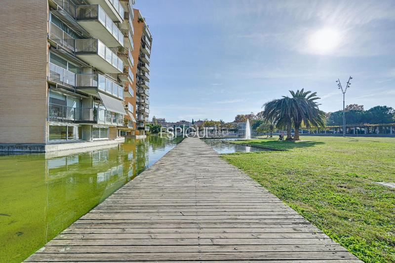 Foto 1a86a95e-b110-4798-a7d6-8c3d9363f61f. Àtic amb calefacció aparcament piscina a Eixample Sud-Migdia Girona