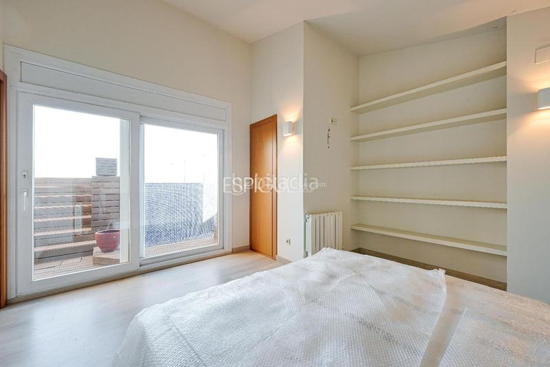 Foto 48ad871f-9f1e-4c84-b034-1be101e2b81e. Àtic amb calefacció aparcament piscina a Eixample Sud-Migdia Girona