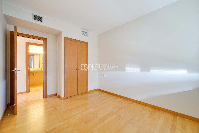 Foto 4ff2a4fc-7d0f-49b2-b33d-194eaf1d8adf. Àtic amb calefacció aparcament piscina a Eixample Sud-Migdia Girona