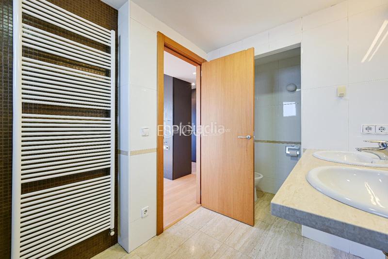 Foto 679a31b2-7545-4310-a130-15a59d21787b. Àtic amb calefacció aparcament piscina a Eixample Sud-Migdia Girona