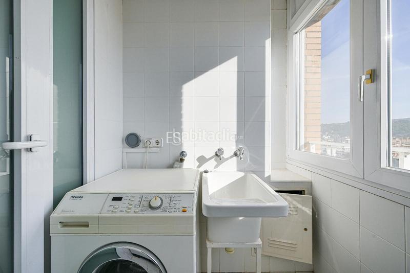 Foto 715cacaa-13ca-408c-9bfe-9b75947cd65b. Àtic amb calefacció aparcament piscina a Eixample Sud-Migdia Girona