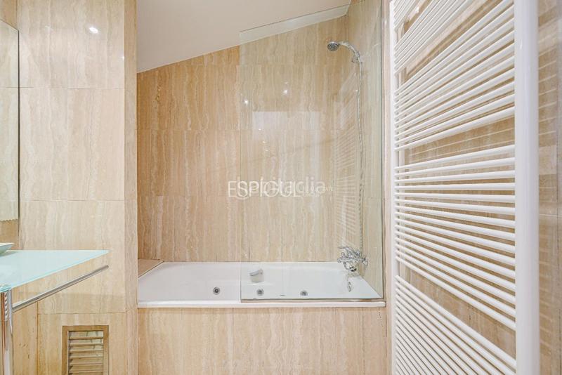 Foto 8c6f3d12-d271-4d9a-9540-721e4ba76a73. Àtic amb calefacció aparcament piscina a Eixample Sud-Migdia Girona