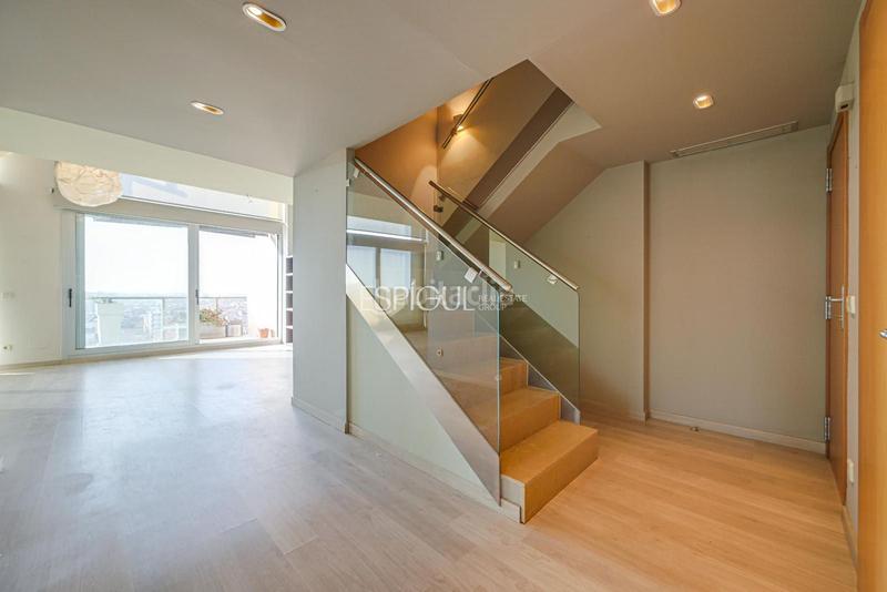 Foto d2b89a8b-06e2-458c-b3f1-aa3898cf34f4. Àtic amb calefacció aparcament piscina a Eixample Sud-Migdia Girona