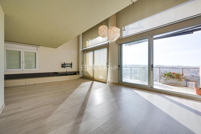 Foto f0b4beba-29db-47cf-9205-148fd5a031b4. Àtic amb calefacció aparcament piscina a Eixample Sud-Migdia Girona