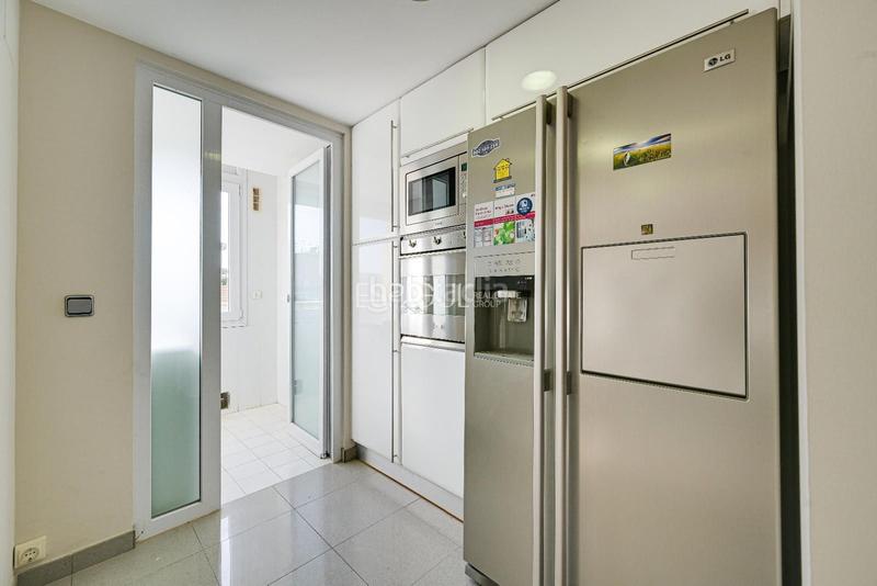 Foto f90fe267-5a7f-4827-9c7a-76ddf17b1c7a. Àtic amb calefacció aparcament piscina a Eixample Sud-Migdia Girona