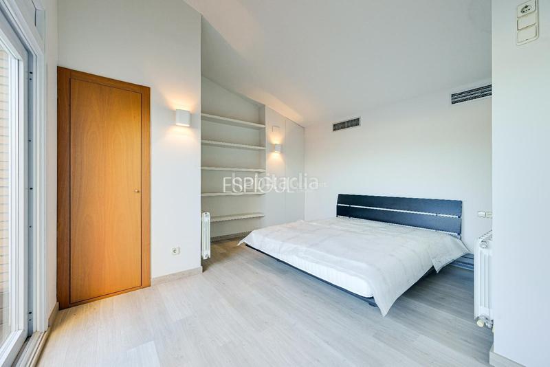 Foto f9c3ed58-166f-4bda-8b91-106afe6b9ec2. Àtic amb calefacció aparcament piscina a Eixample Sud-Migdia Girona