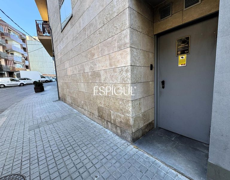 Foto af486d7c-9ae1-43f5-b05f-13df52caee8e. Aparcament cotxe a Centre Blanes