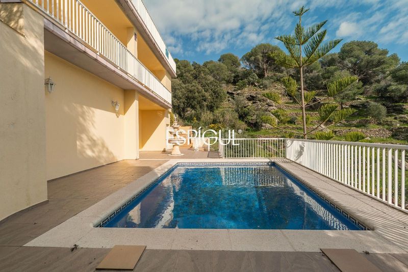 Foto 1e50ca10-d902-4f94-b919-2214e6581418. Casa amb calefacció aparcament piscina a Puig Rom-Canyelles-Almadrava Roses