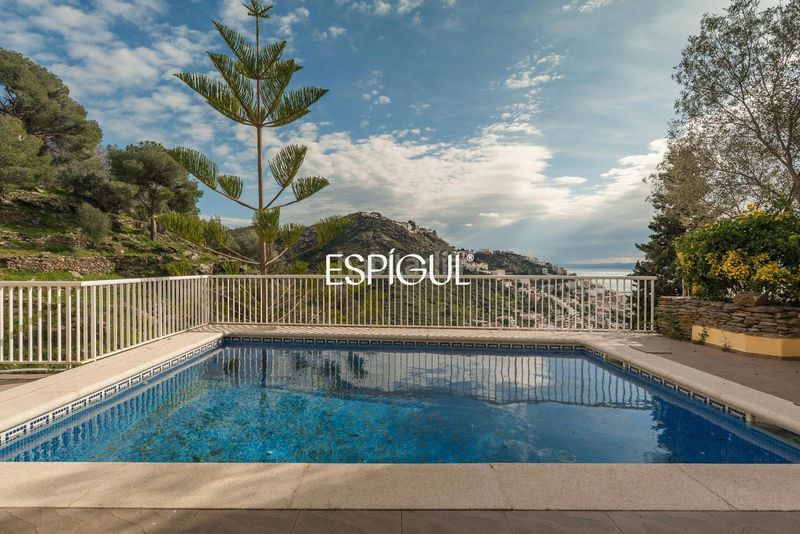 Foto 1ff1d493-3464-4562-a500-7ce67693a0a4. Casa amb calefacció aparcament piscina a Puig Rom-Canyelles-Almadrava Roses