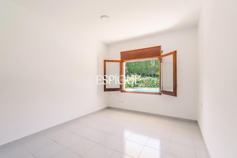 Foto 05256586-66df-43d3-b088-fff6f7cbda54. Casa amb calefacció aparcament piscina a Montilivi Girona